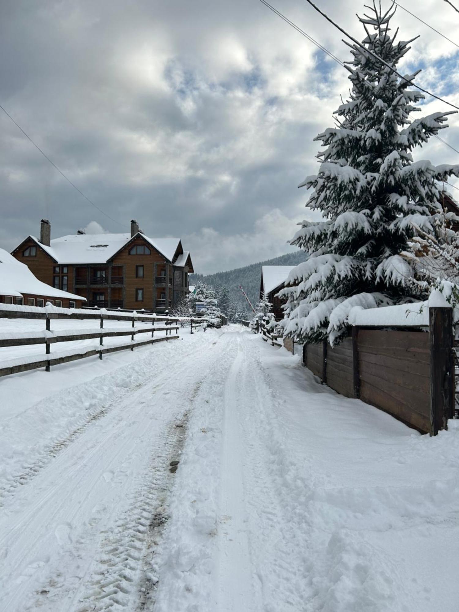 Guest House Kaspiy Bukovel Kültér fotó