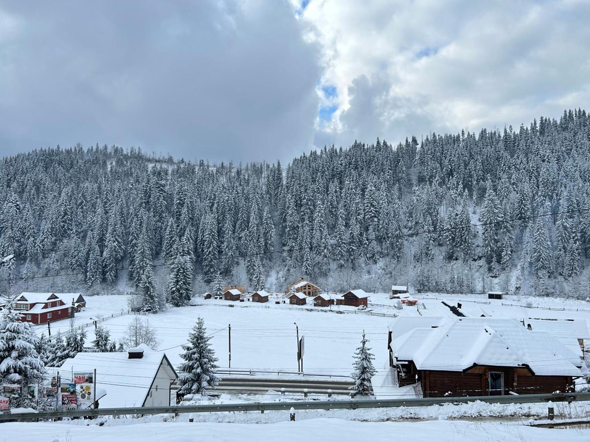 Guest House Kaspiy Bukovel Kültér fotó